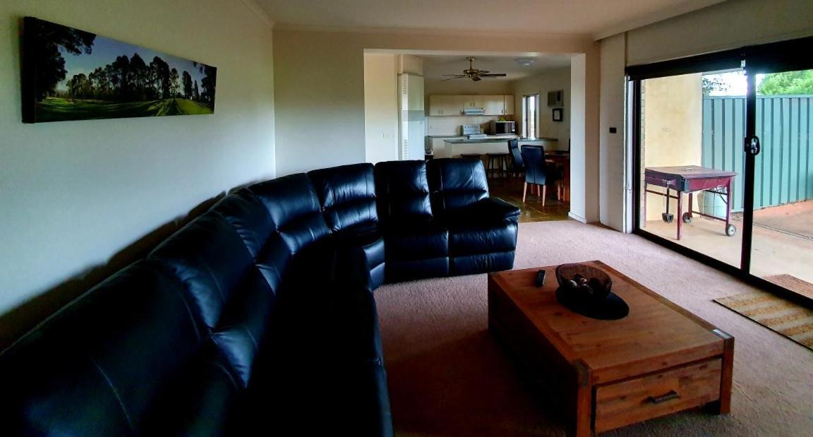 Shepparton Golf Motel Esterno foto